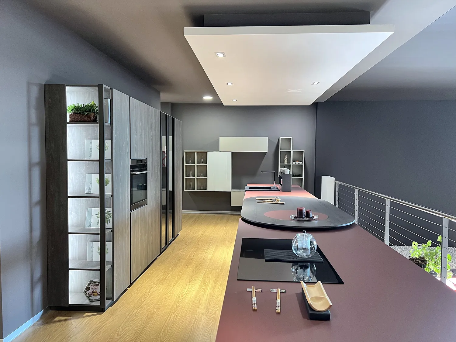 Cucina con isola esposta nello showroom Edil Nord