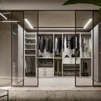 Cabina armadio con vetrate e illuminazione